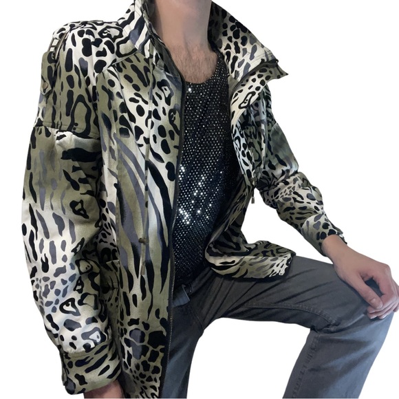 Adam Jacobs’ Green Leopard Print Short Trench - Picture 5 of 7